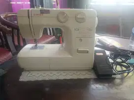 Mesin jahit singer portable