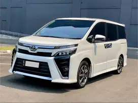 TOYOTA VOXY 2.0 AT PUTIH 2019
