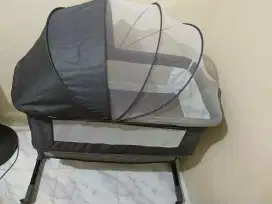 Box Bayi Tempat Tidur Portable Travel Lipat Abu Second Preloved Bekas