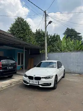BMW F30 320i 2013