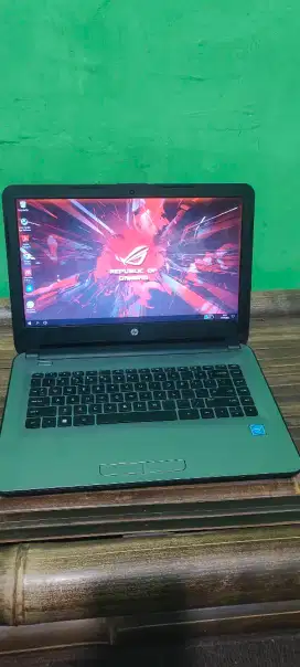 Dijual laptop HP14 Prosessor Ram 4Gb HDD 500Gb batrai 5jam lebih 1jt