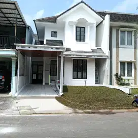 Dijual cepat rumah cantik diperumahan kota wisata Cibubur
