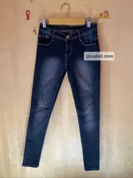 preloved like new celana jeans cewek size 27