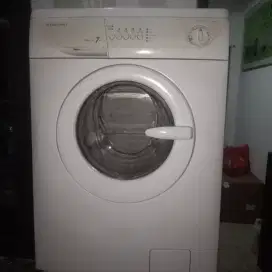 Mesin cuci electrolux 7kg