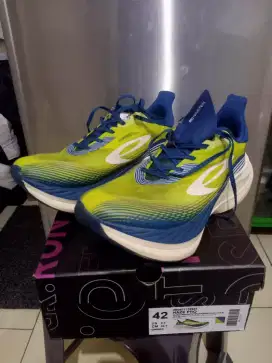 SEPATU LARI RUNNING 910 NINETEN HAZE