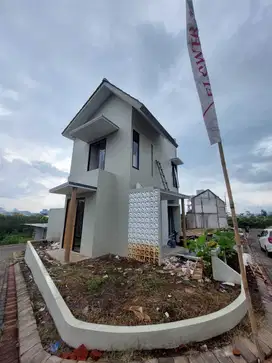 Pemandangan Gunung & Dekat Wisata! Villa Murah di Jantung Kota Batu