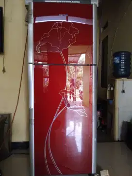 Kulkas 2 pintu merk poliytron siap pake