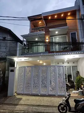 Di Jual Cepat Rumah Bagus 3 Lantai Di Rawabwlong Binus Anggrek Jakbar