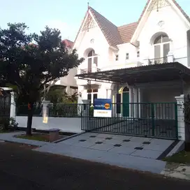 Dijual Rumah siap huni lokasi Bukit golf Riverside residence