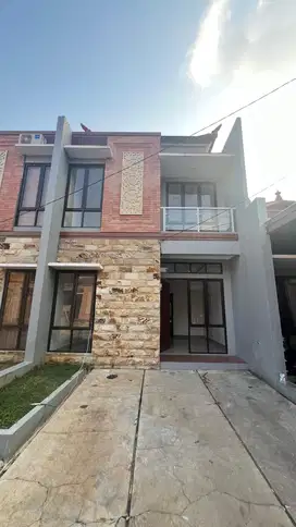 Siap Huni! Taman Belakag Luas Banget! Modal 5 Juta Aja, Pasti Akad