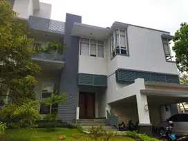 Rumah samping Danau, ada Jogging Track + Sport Club-Taman Telaga Golf