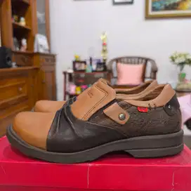 Sepatu Kickers Leather ART 8116 Slip-On Warna Coklat Size 41 New