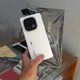 iQoo 13 12/256gb garansi resmi Juni 2026