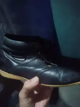 jual sepatu kulit hitam