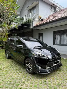 Toyota Sienta Q AT 2016 Hitam