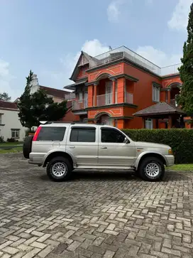 Ford Everest 2.5 XLT 2004 4x2 MT Full Restorasi
