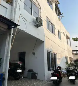 Rumah 2 Lt SHM 16 Mnt ke AEON Mall Tanjung Barat Dibantu KPR J-32691