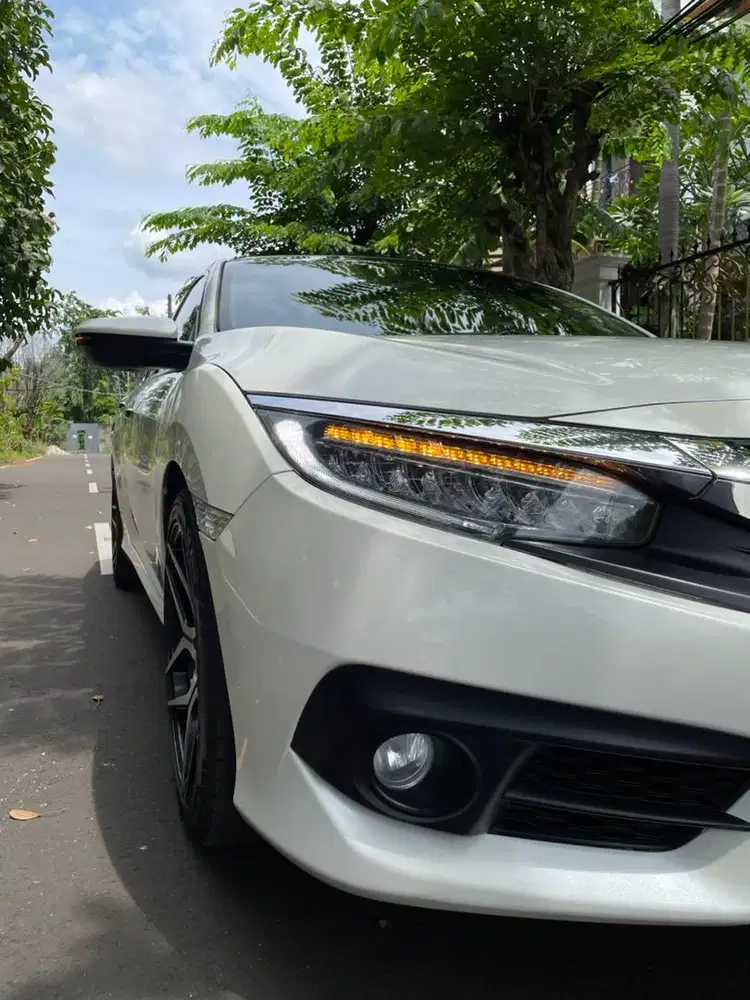 Honda Civic 1.5 ES Turbo Prestige