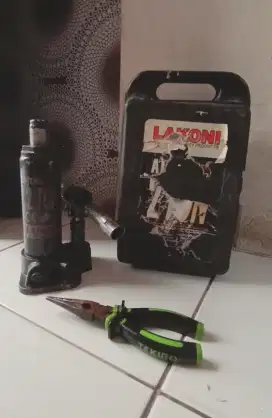 Dijual Dongkrak Mobil merek LAKONI Dongkrak Botol,beban 2ton