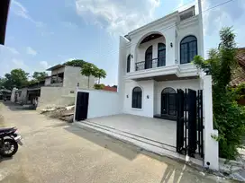 Hanya 1 Unit! Rumah Mewah Exclusive 2 Lantai di Pokoh Jl. Raya Tajem