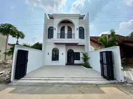 Hanya 1 Unit! Rumah Mewah Exclusive 2 Lantai di Pokoh Jl. Raya Tajem
