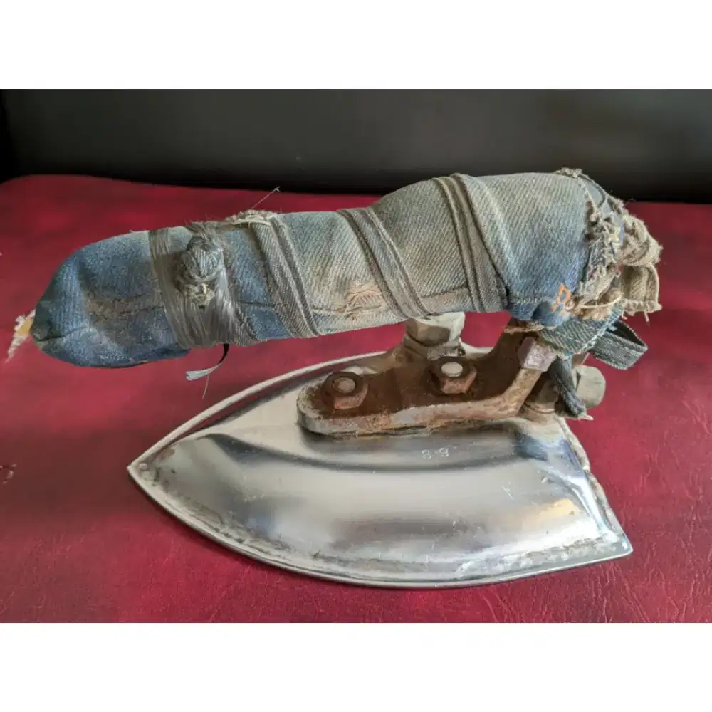 Gosokan setrika uap laundry bekas