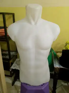 Menjual patung cwo