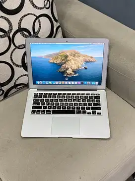 Macbook Air 2015 13inch  i5/8/128GB silver