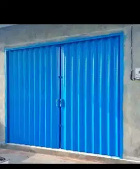 Folding gate rolling door