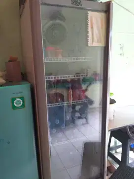 Dijual Showcase GEA