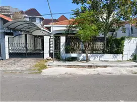 DISEWAKAN Rumah Manyar Rejo