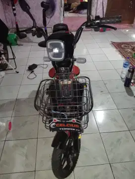 Sepeda listrik merk CELCIUS TOMAX 2.0