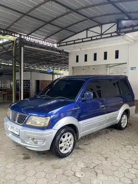 Mitsubishi Kuda grandia AT 2.0 2004 Bensin