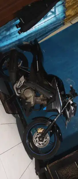 Di jual vixion tahun 2015