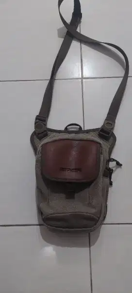 Dijual tas slempang prua merk EIGER