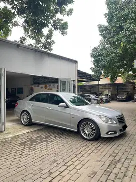 Mercedes Benz E250 AVANTGARDE 2011