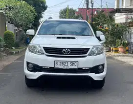 FORTUNER VNT TRD 2013 AT ( GARANSI 1 TAHUN )