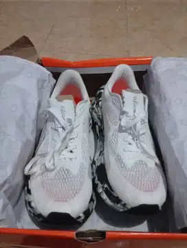 Sepatu joging ortuseight Hyper Blast 2.1 ORI