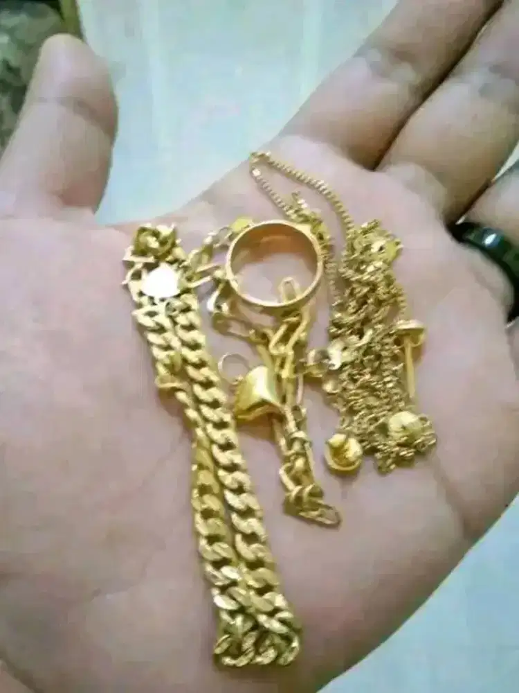 Terima jual emas dan berlian dengan harga pasaran .