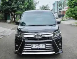Toyota Voxy 2.0 AT 2019