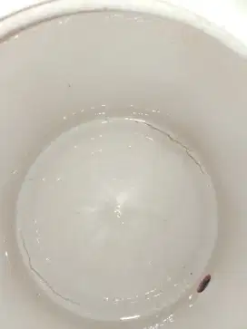 Guci bekas Galon