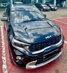 Kia Sonet SUV crossover yang menarik dengan desain sporty