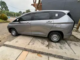 Hyundai Stargazer 1.5 Active Manual Low KM