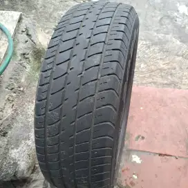 Ban mobil 185 60 15 dunlop ring 15 masih sangat bagus