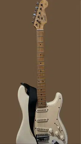 GITAR LISTRIK FENDER