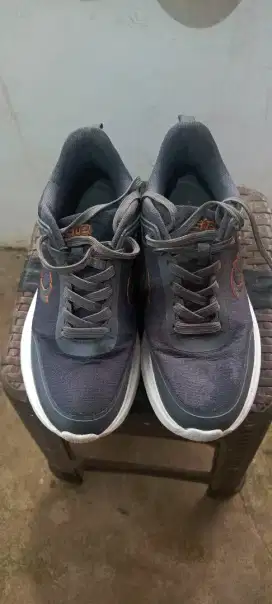Sepatu Lari Astec no 42