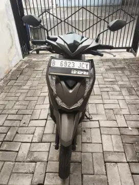 Honda Beat Deluxe CBS ISS th 2023/22 Tgn Pertama KM Rendah