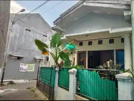 Dijual Rumah di blakang Polsek Ciledug tangerang kota