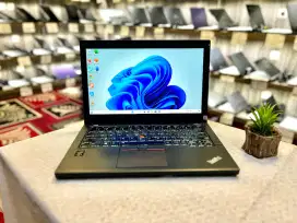 Laptop Lenovo Thinkpad X260 (second). 2 jutaan normal dan bergaransi