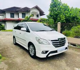 Toyota Innova 2.0 V Luxury 2013 BL